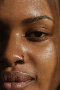 Read more about the article Shine-Free & Radiant: Best Morning Skincare Routine for Oily Skin (2025 Guide)