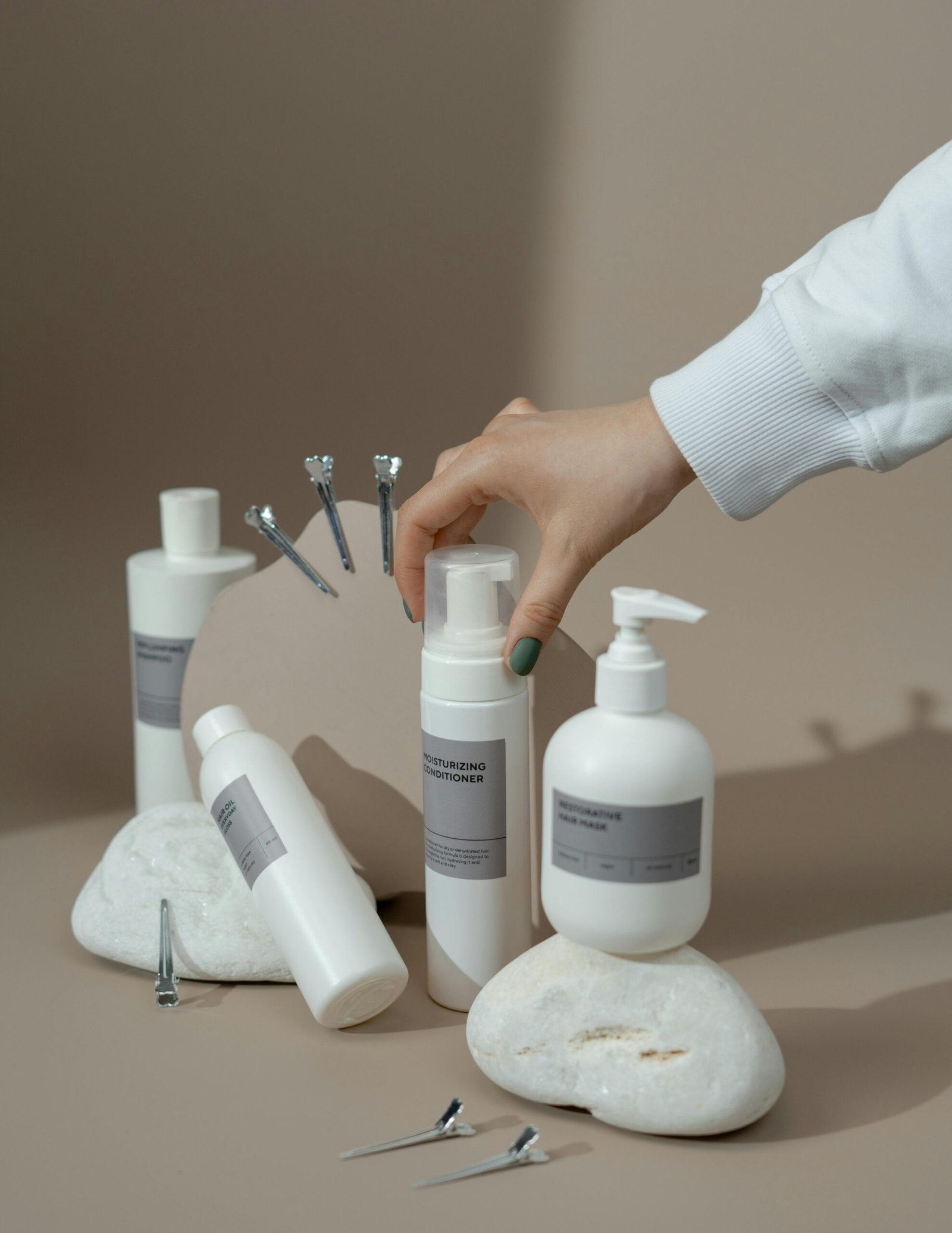 Read more about the article Ultimate Guide: How to Choose the Right Skincare Products for Your Skin Type in 2025